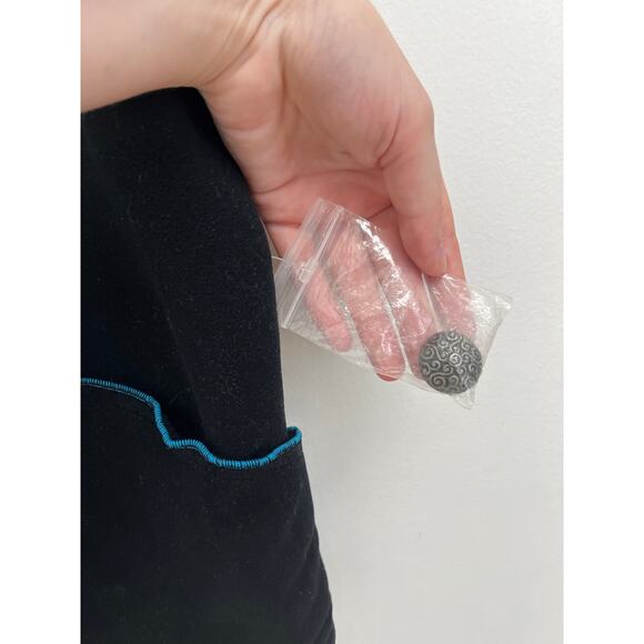 Red Rover Fleece Art to Wear Embroidered Applique Mixed Media Artsy Vest - 3X - Picture 7 of 10